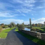 Bright And Cozy On Grand Canal Greenway