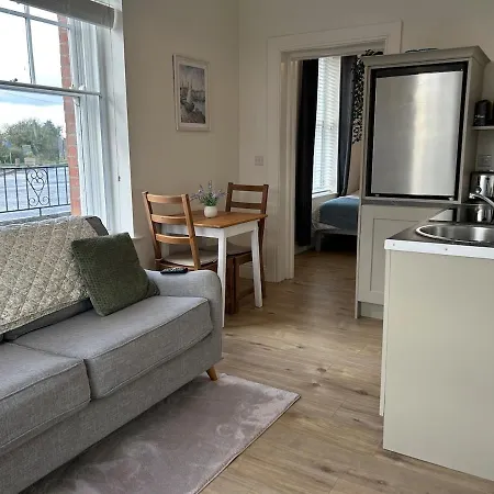 Bright And Cozy On Grand Canal Greenway Apartment *