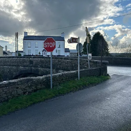 Bright And Cozy On Grand Canal Greenway