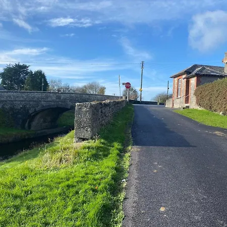 Bright And Cozy On Grand Canal Greenway *