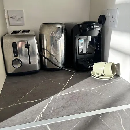 Bright And Cozy On Grand Canal Greenway *