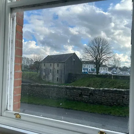 Bright And Cozy On Grand Canal Greenway Apartmán Daingean