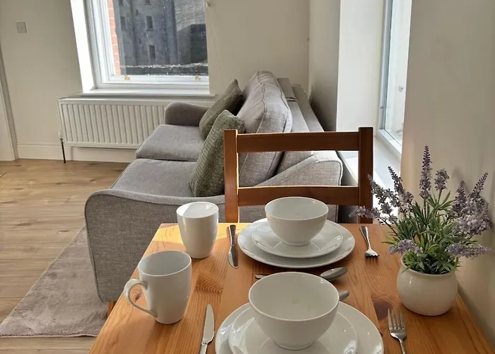 Bright And Cozy On Grand Canal Greenway Daingean